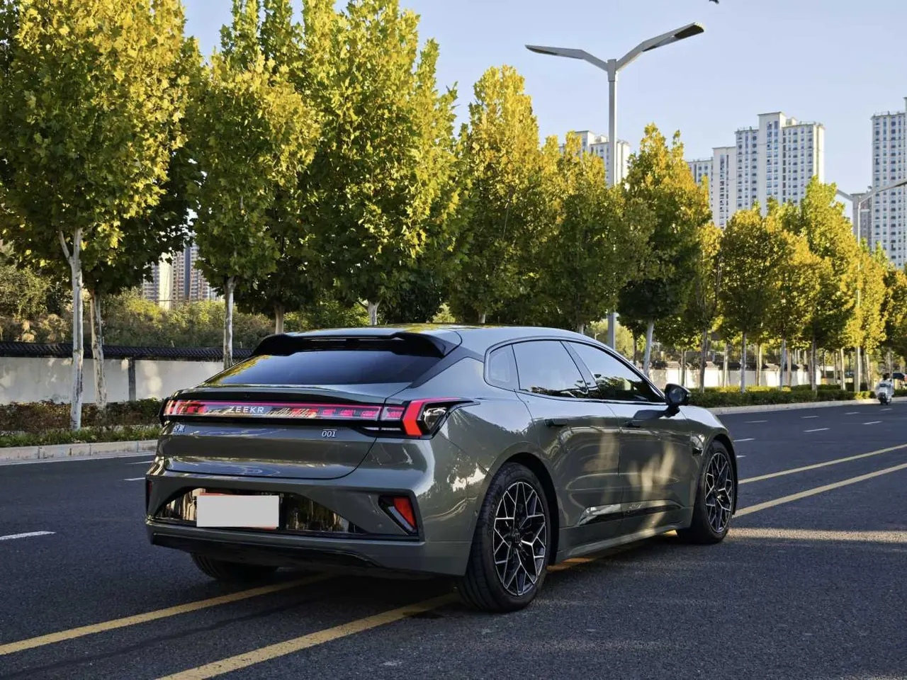 Zeekr 2025 Zeekr 001 WE Edition 95kWh Four-wheel Drive Automatic 6