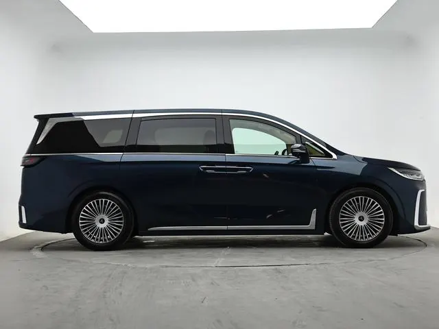 Voyah 2025 dreamers PHEV 1.5T four-wheel drive flagship Kun Peng version automatic gear 3