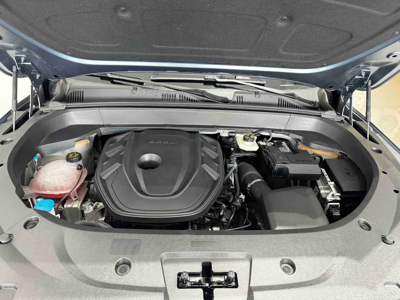 Geely 2025 XingyueL (Monjaro) 2.0TD Oriental Obsidian 4WD full-moon version automatic gear 8