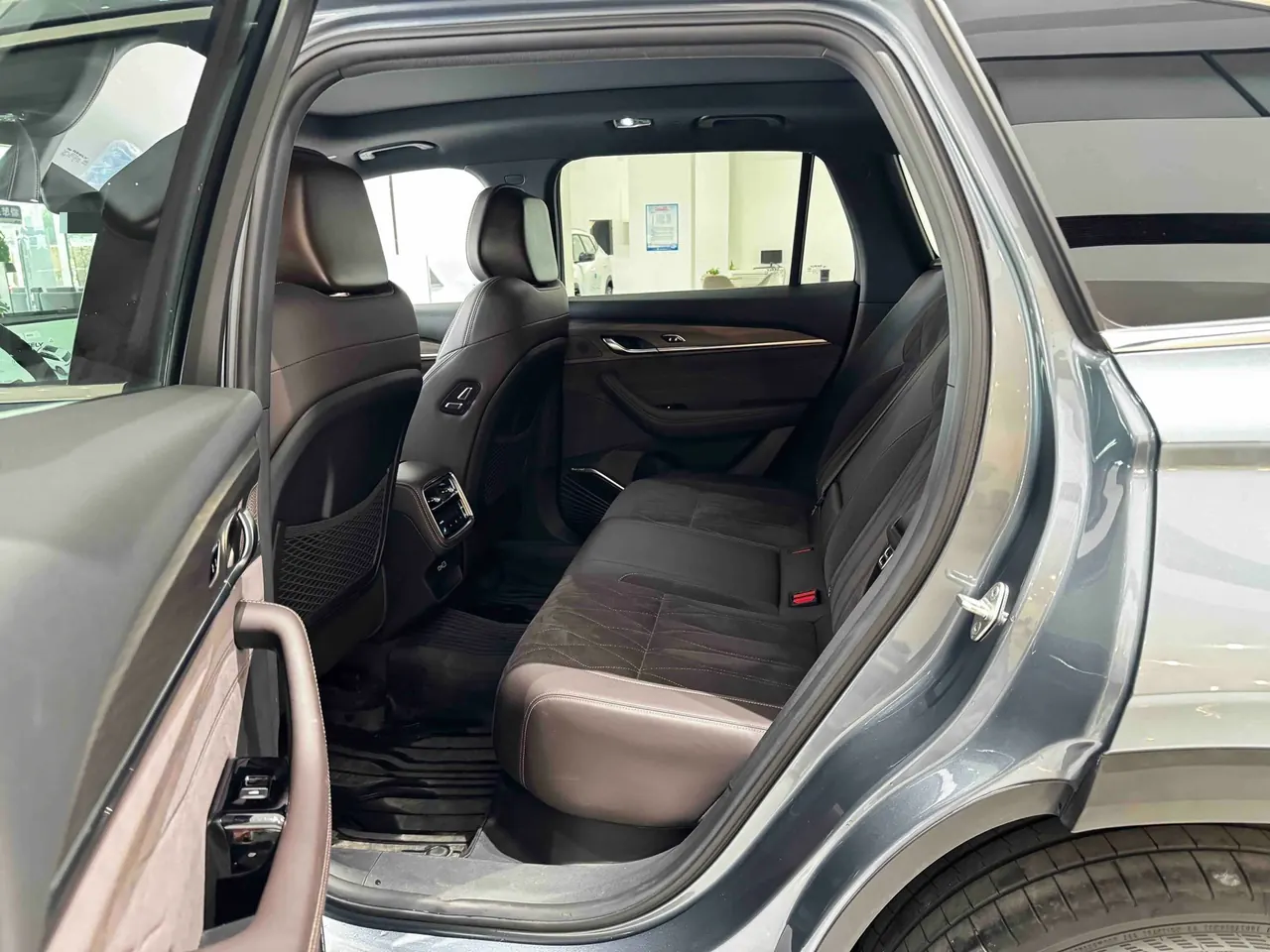 Geely 2025 XingyueL (Monjaro) 2.0TD Oriental Obsidian 4WD full-moon version automatic gear 9