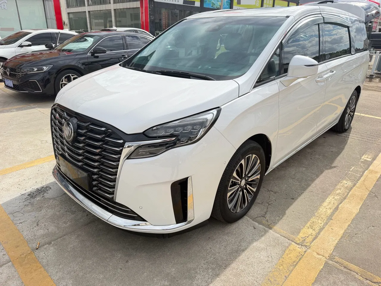 Buick 2023 GL8 ES Lu Zun 48V 2.0T 653T Luxury Heyue Automatic Gear - View 1