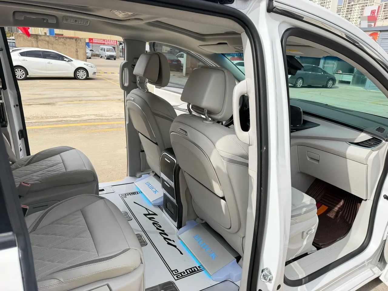 Buick 2023 GL8 ES Lu Zun 48V 2.0T 653T Luxury Heyue Automatic Gear 5