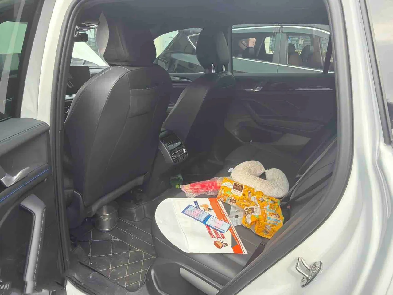 Volkswagen 2024 Tiguan L PRO 2.0TSI 330TSI Two-Drive R-Line Smart Collar Edition Automatic Gear 4