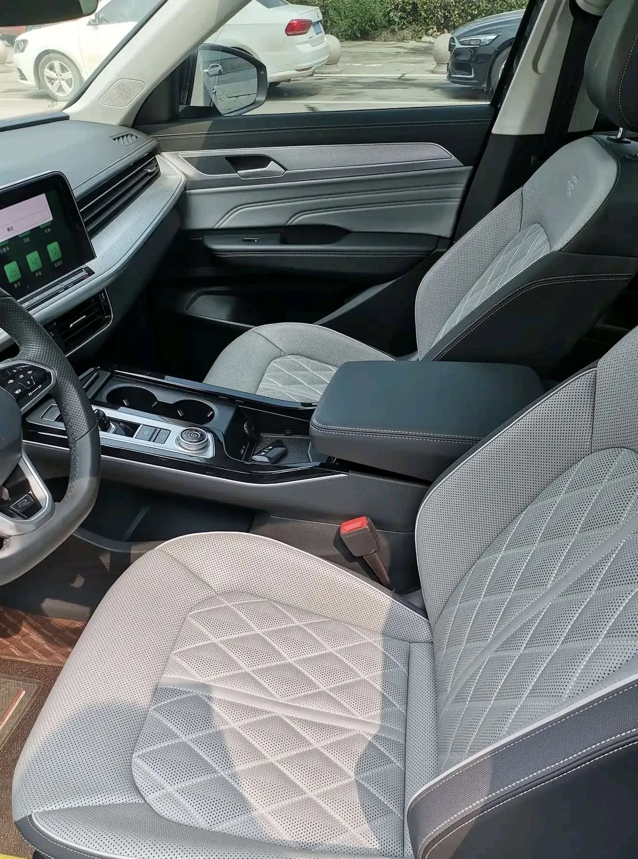 Volkswagen 2023 model tour R-Line 2.0TSI 380TSI four-wheel drive tour version automatic gear 2