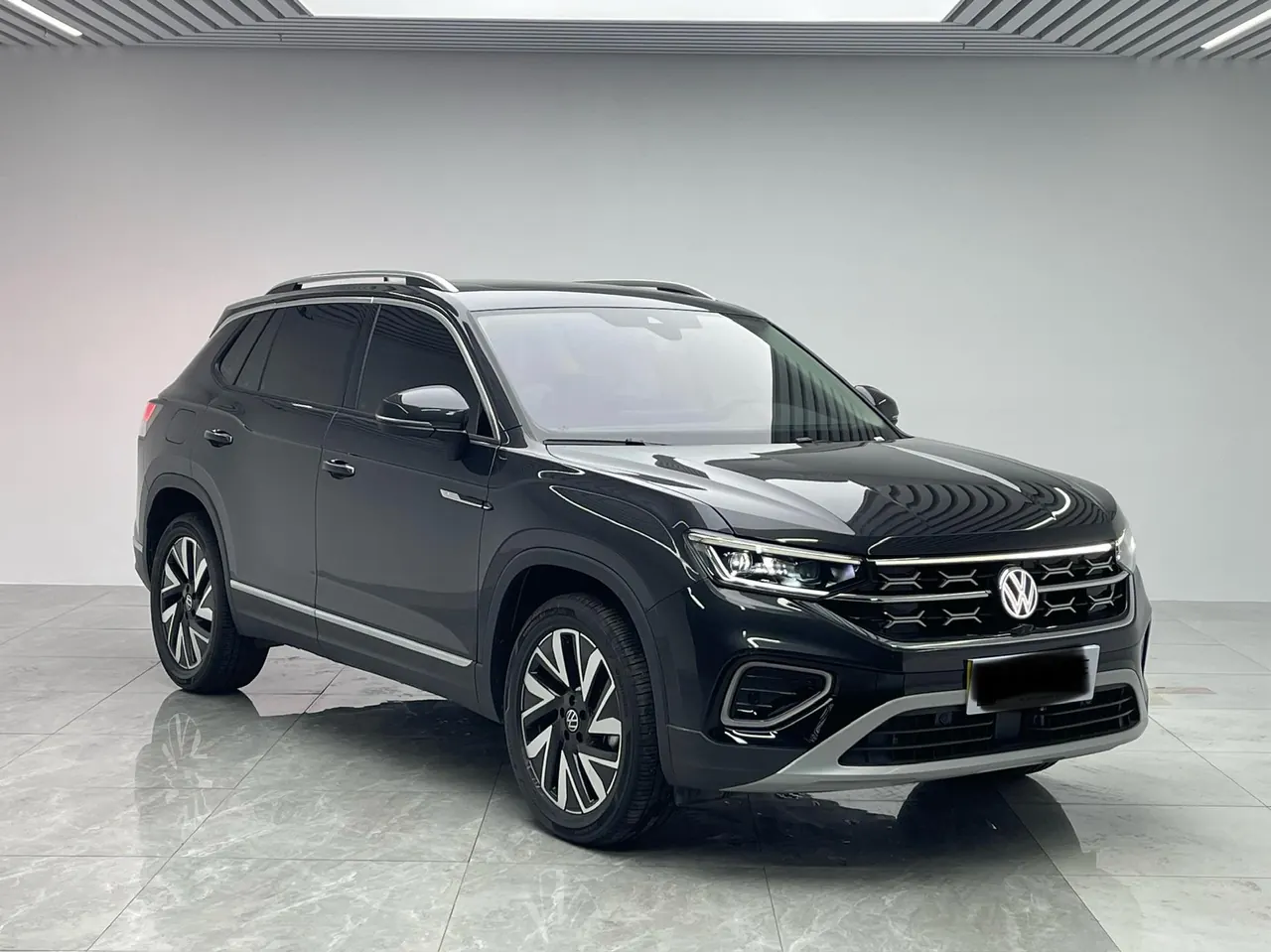 Volkswagen 2024 Tanyue 2.0TSI 380TSI four-wheel drive R-Line high-energy version of automatic gear 3
