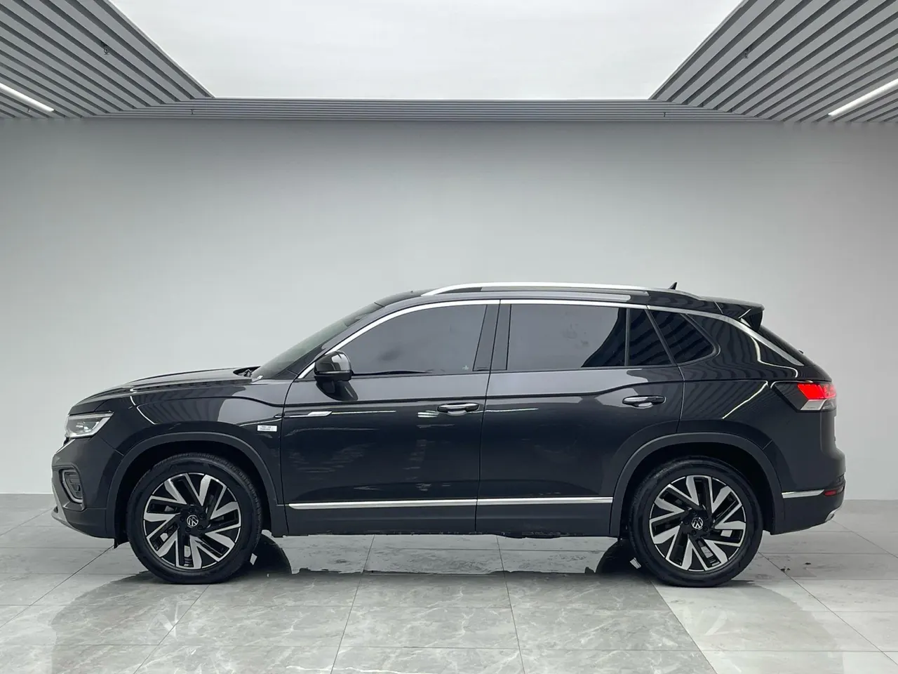 Volkswagen 2024 Tanyue 2.0TSI 380TSI four-wheel drive R-Line high-energy version of automatic gear 6