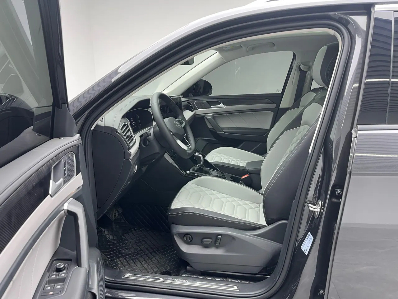 Volkswagen 2024 Tanyue 2.0TSI 380TSI four-wheel drive R-Line high-energy version of automatic gear 8