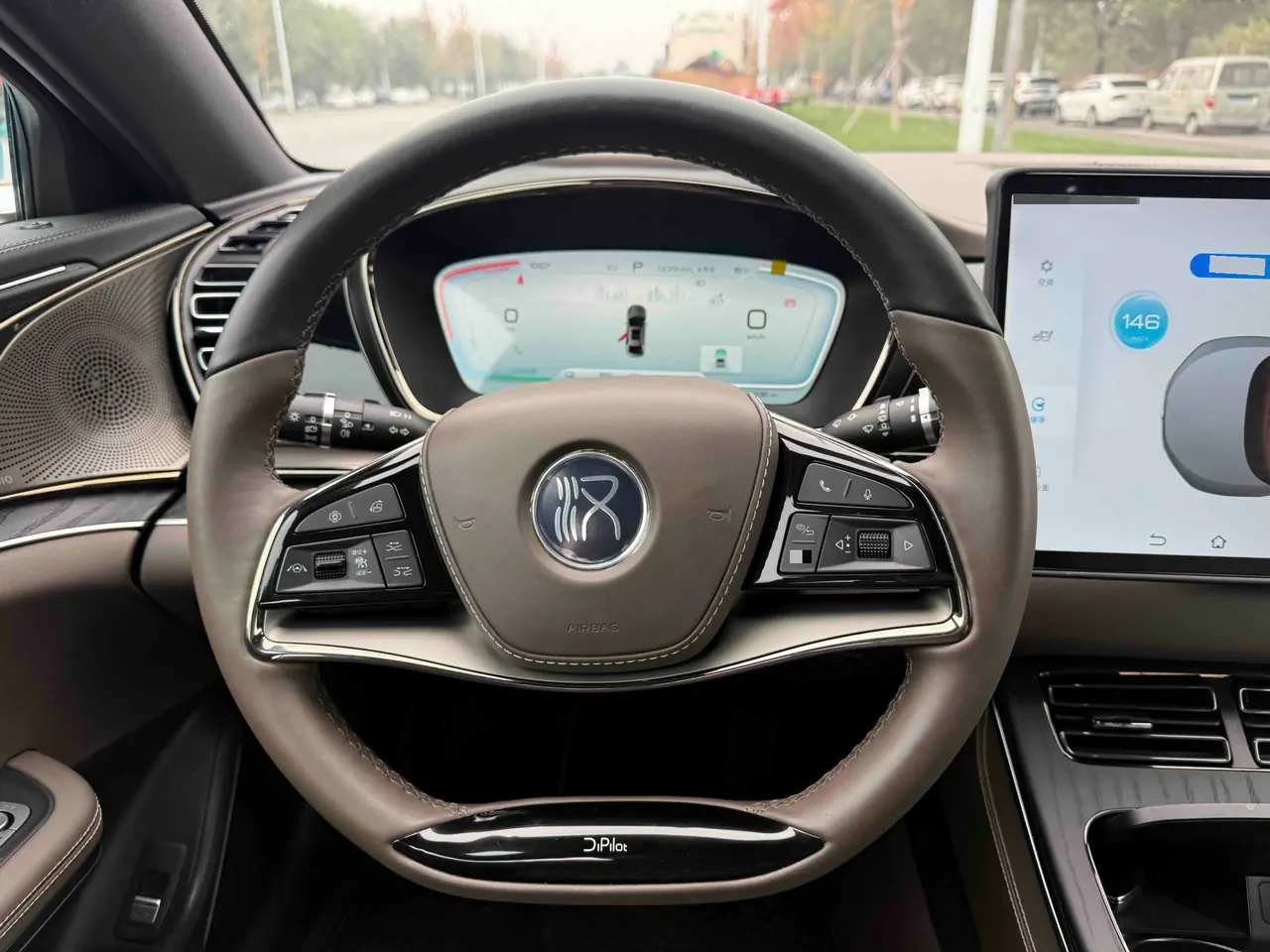 BYD 2023 Han DM-i 1.5T stepless champion version 121KM exclusive automatic gear 3