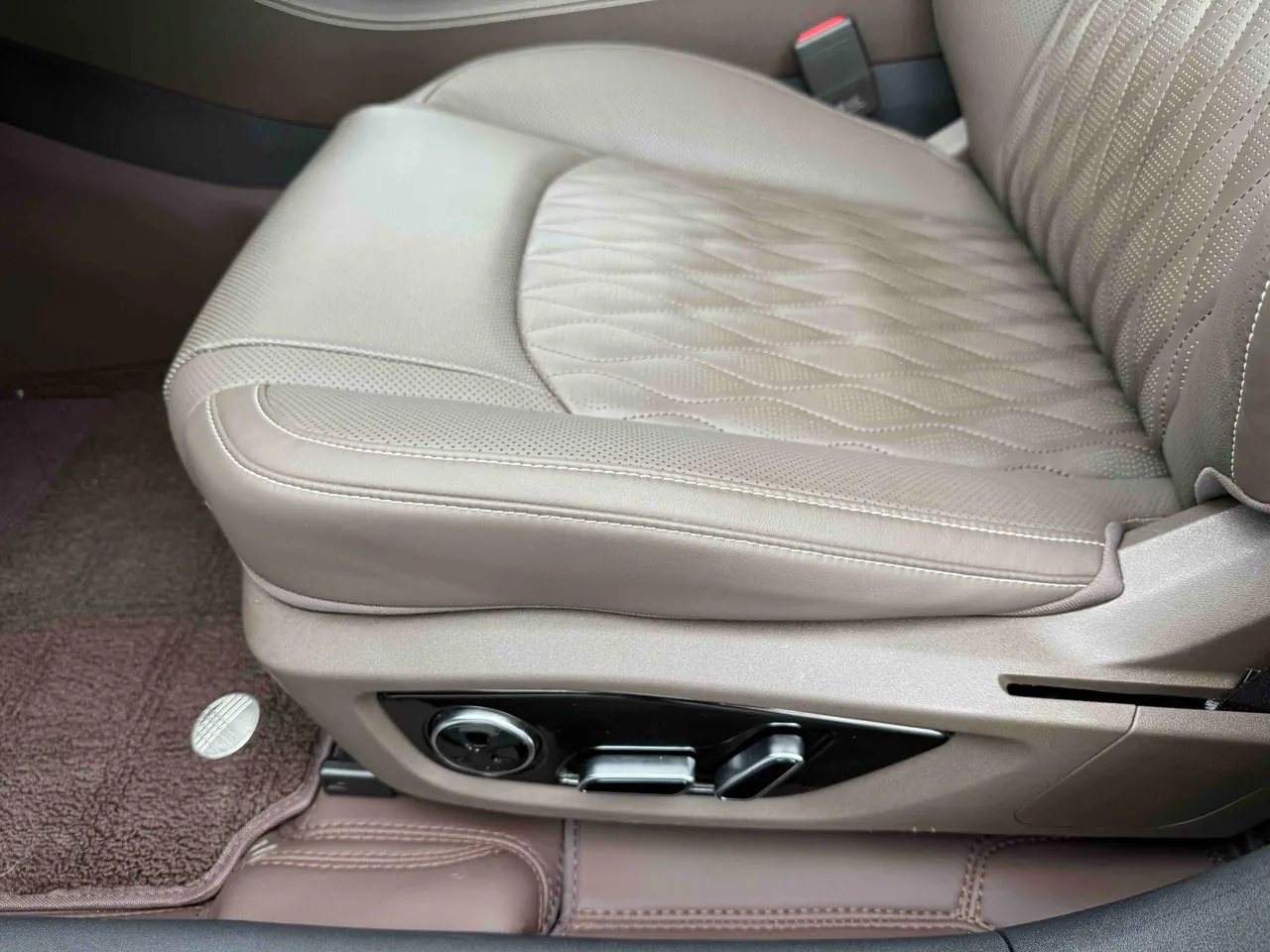 BYD 2023 Han DM-i 1.5T stepless champion version 121KM exclusive automatic gear 5