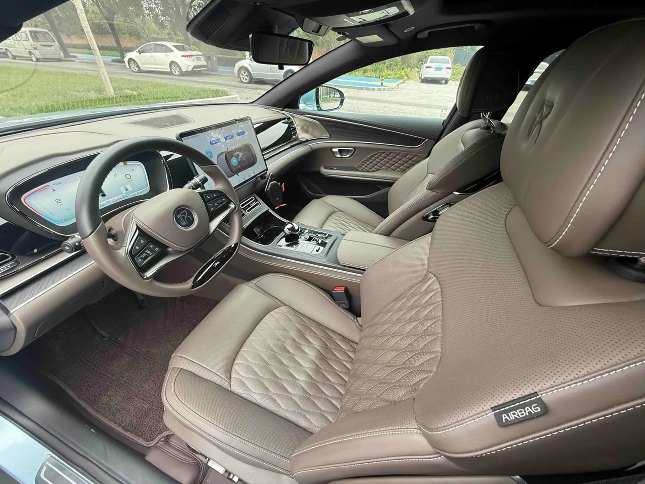 BYD 2023 Han DM-i 1.5T stepless champion version 121KM exclusive automatic gear 6