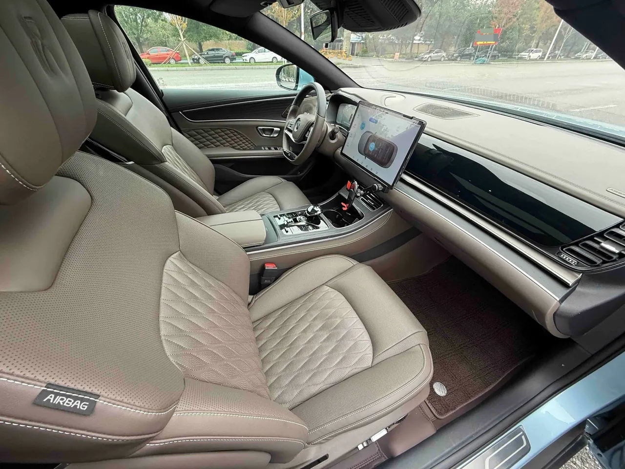 BYD 2023 Han DM-i 1.5T stepless champion version 121KM exclusive automatic gear 9