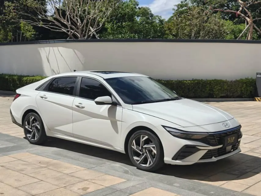 Hyundai 2023 Elantra-sedan 1.5 stepless GLX elite automatic gear 3