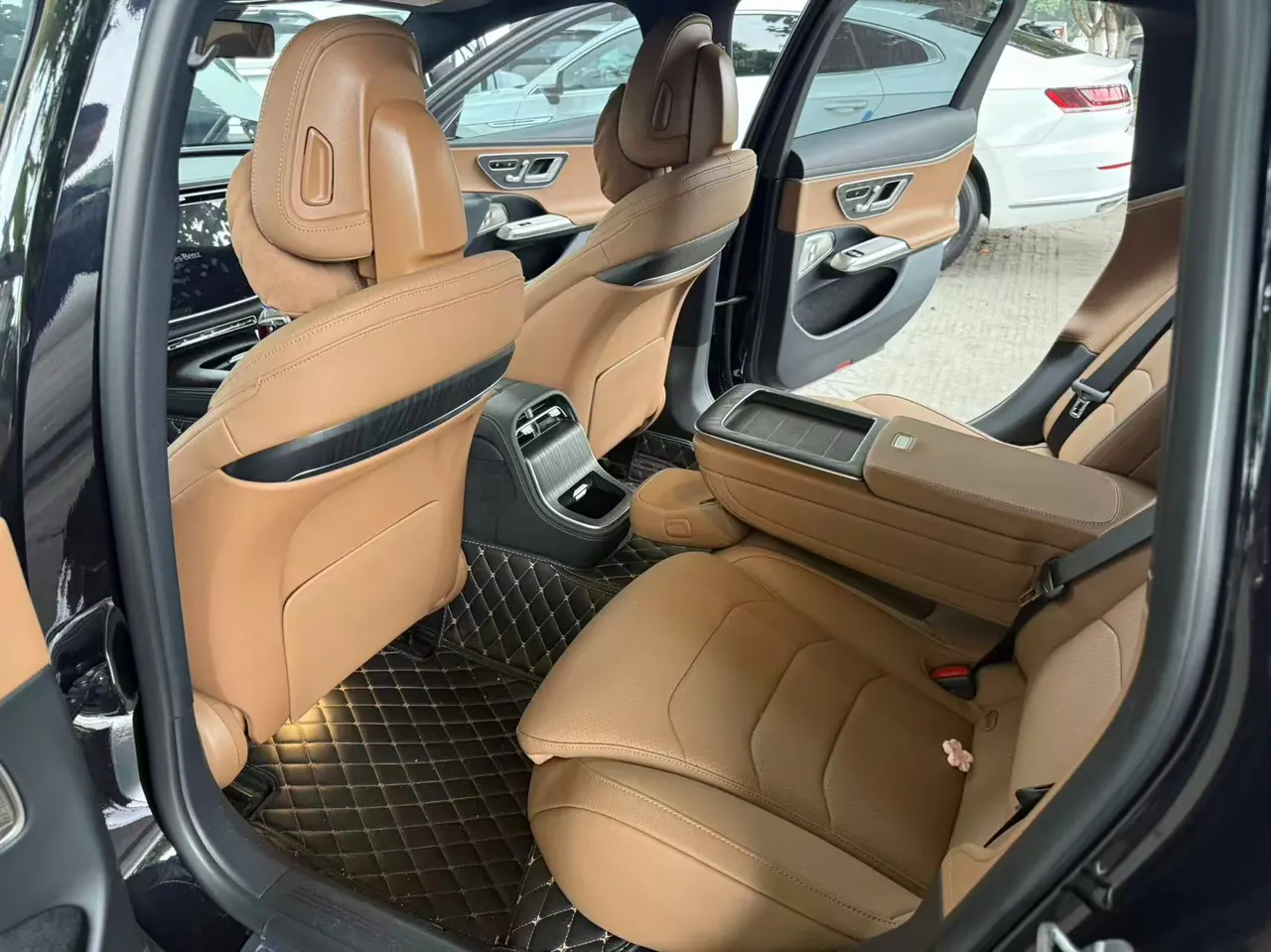 Mercedes Benz E Class 2024 E 300 L 48V 2.0T Luxury Sports Automatic 5