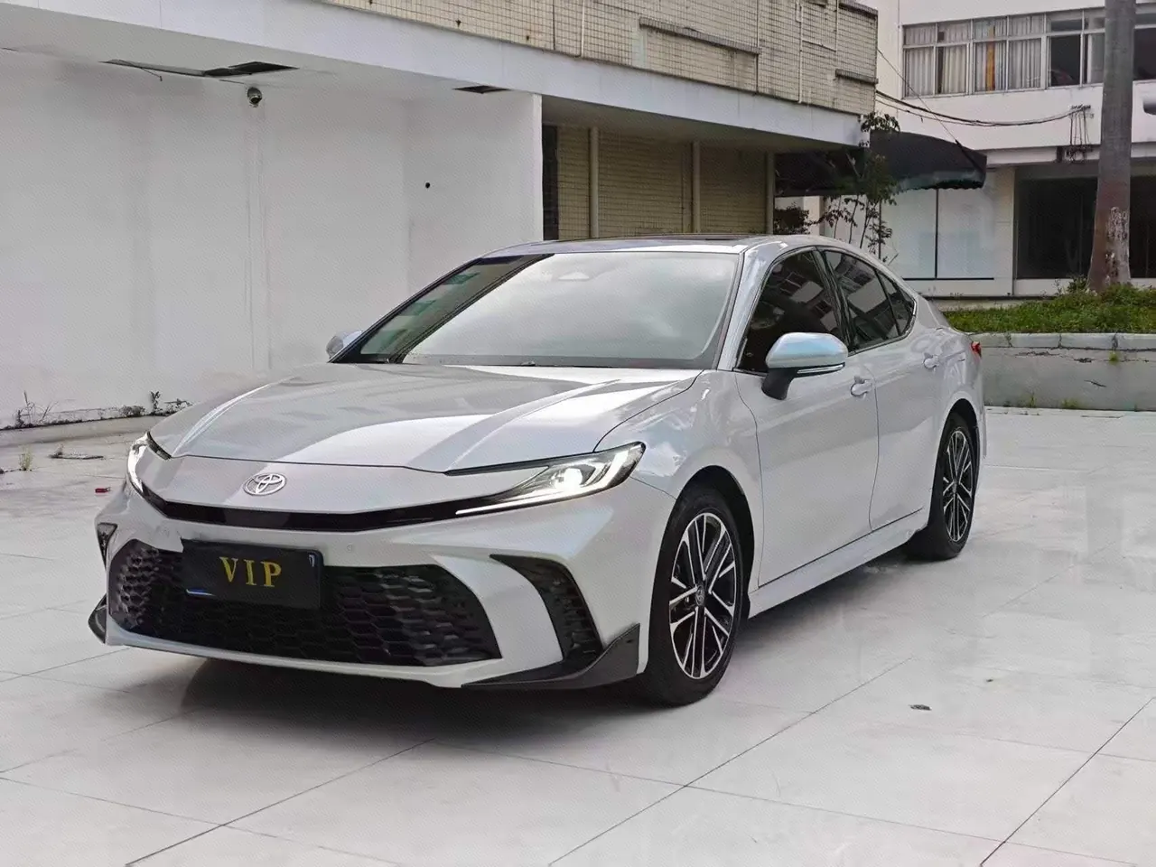 Toyota 2026 Camry Double Engine 2.0HSE Stepless Sports Lite Edition Automatic Gear - View 1