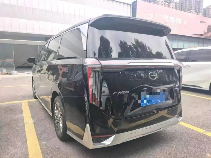 Chuanqi 2026 M8 Double Engine 2.0T HEV Distinguished Edition Automatic Gear 4