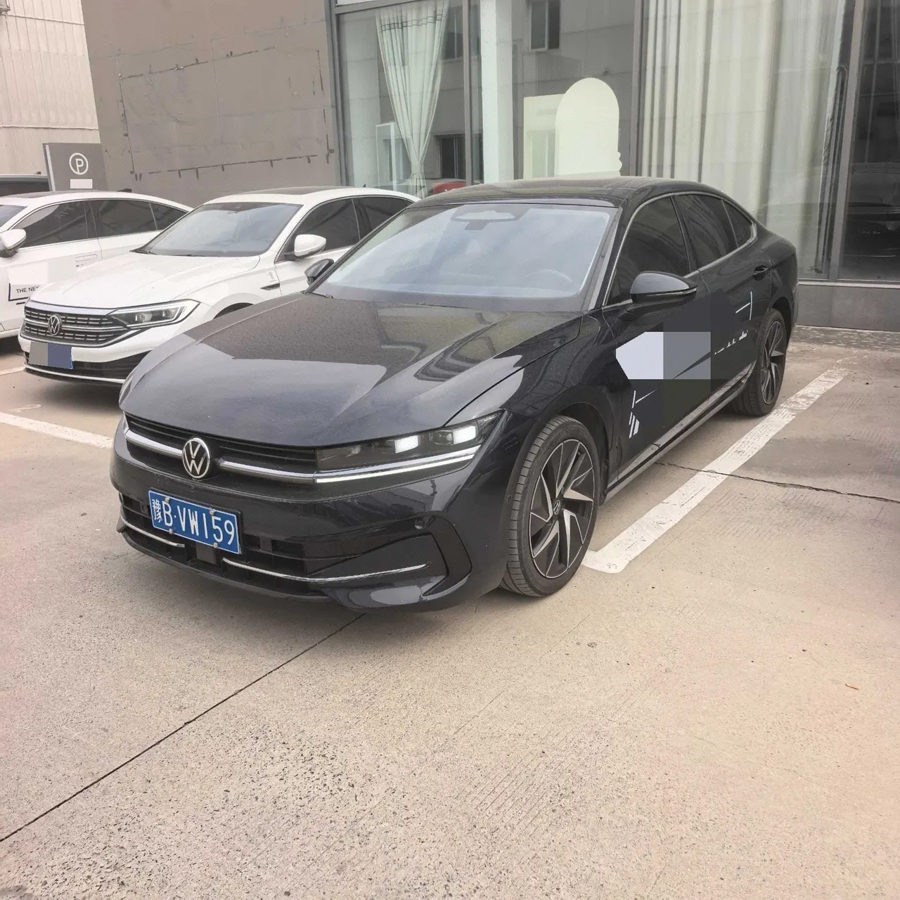 Volkswagen 2024 Magotan 2.0TSI 380TSI Extreme Edition Automatic - View 1
