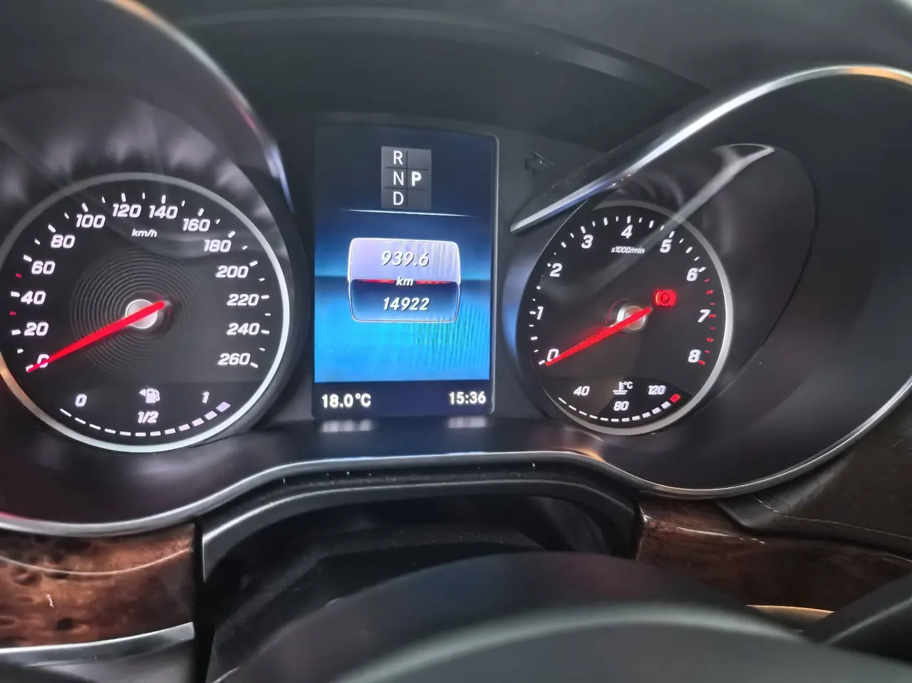 Mercedes Benz V 2022V 260 L 2.0T Premium Edition Automatic Gear 12