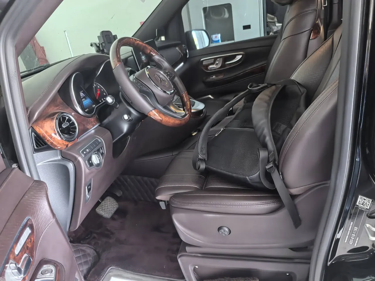 Mercedes Benz V 2022V 260 L 2.0T Premium Edition Automatic Gear 2
