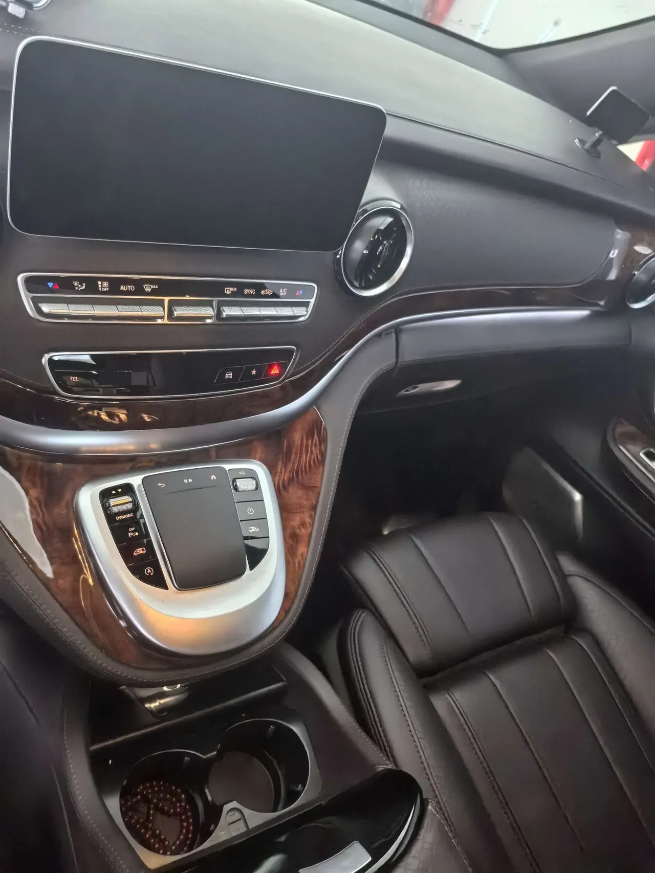 Mercedes Benz V 2022V 260 L 2.0T Premium Edition Automatic Gear 5