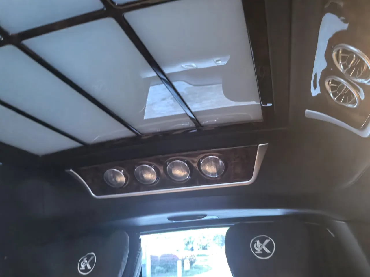 Mercedes Benz V 2022V 260 L 2.0T Premium Edition Automatic Gear 9