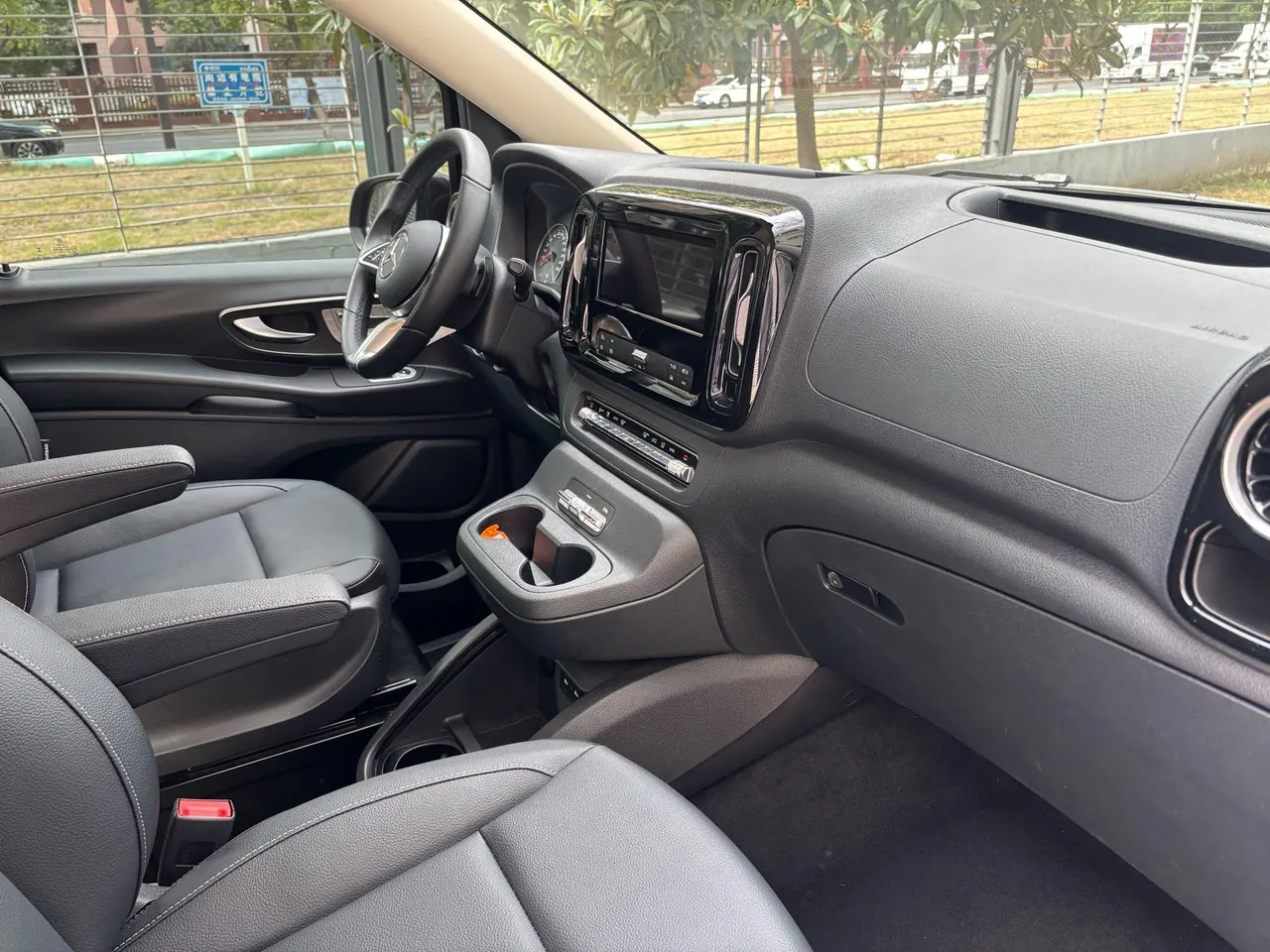 Mercedes Benz 2024 Vito 2.0T Business Edition 7-seat Automatic Gear 7