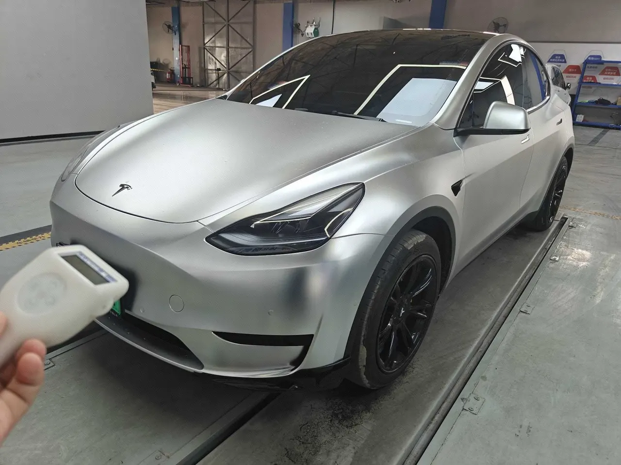 Tesla 2023 Model Y rear-wheel drive version automatic transmission - View 1