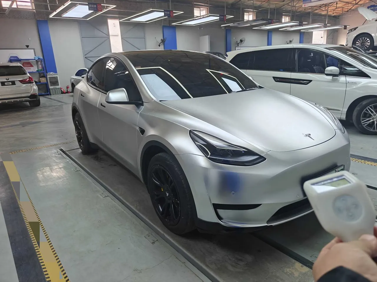 Tesla 2023 Model Y rear-wheel drive version automatic transmission 2