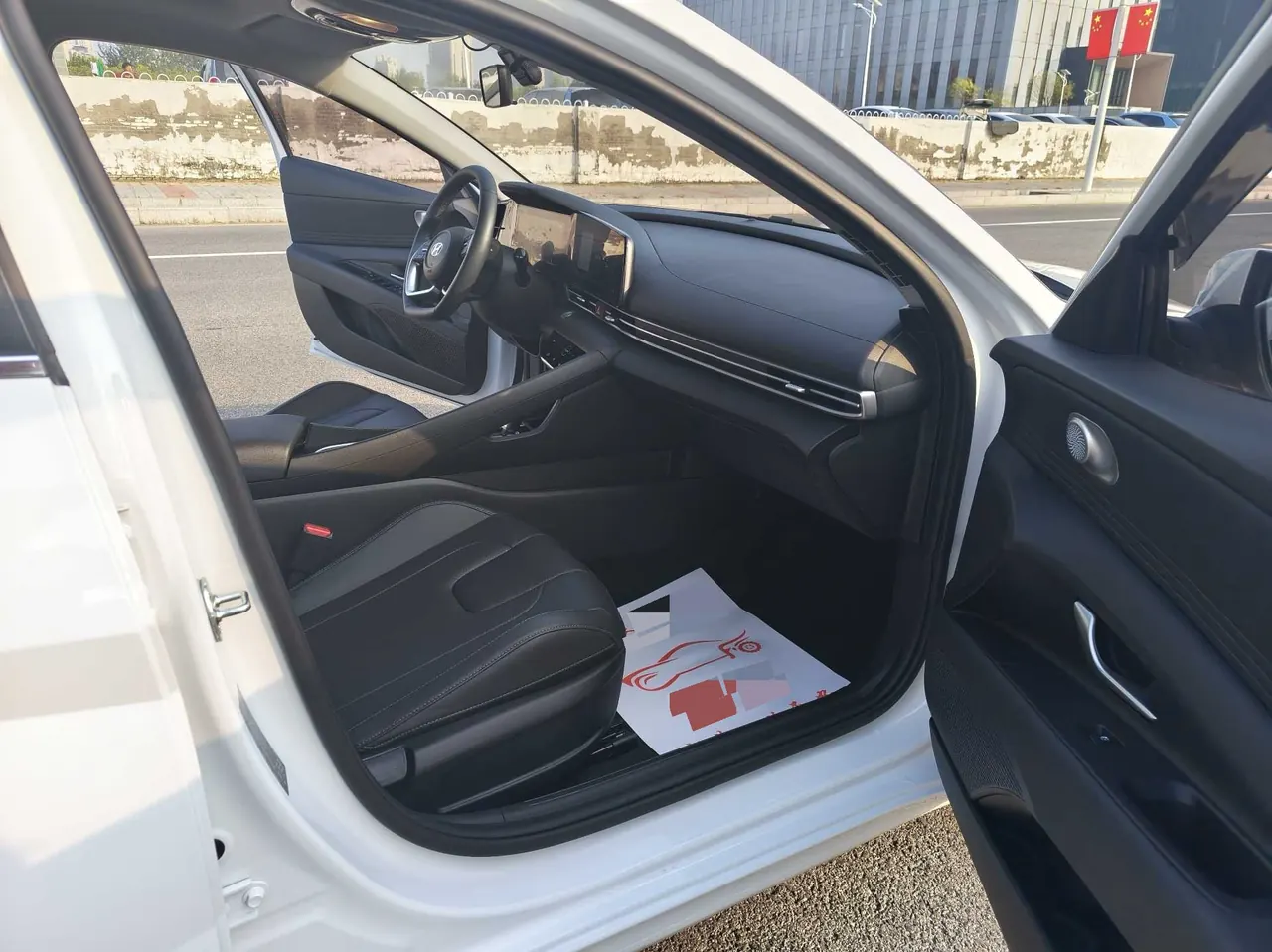 Hyundai 2022 Elantra -3-compartment 1.5 stepless LUX premium automatic gear 10