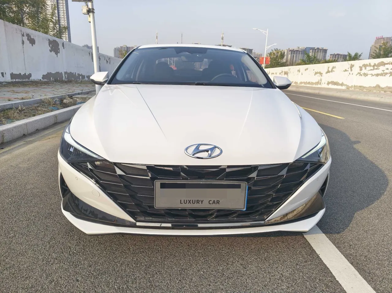 Hyundai 2022 Elantra -3-compartment 1.5 stepless LUX premium automatic gear 2