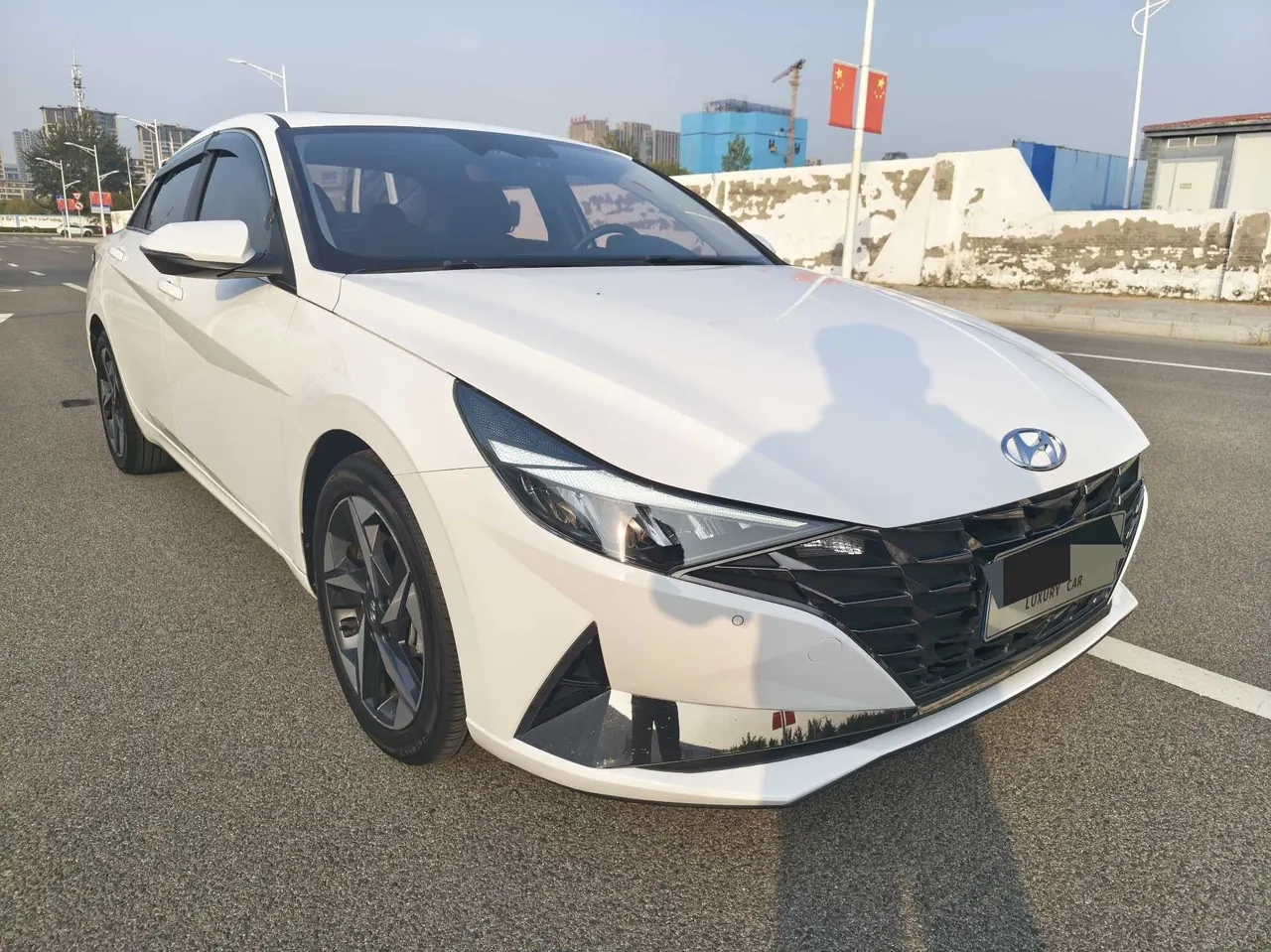 Hyundai 2022 Elantra -3-compartment 1.5 stepless LUX premium automatic gear 3