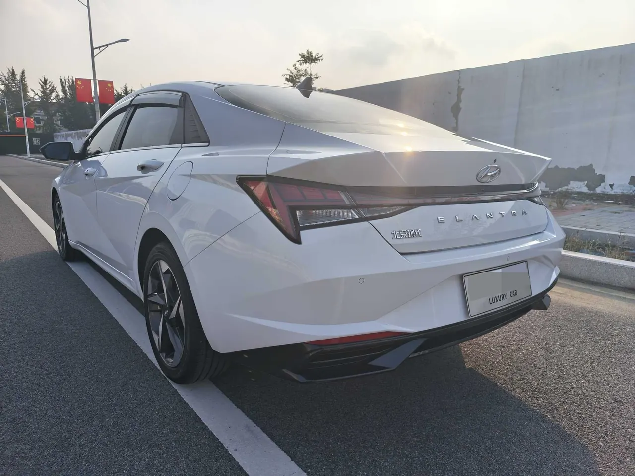 Hyundai 2022 Elantra -3-compartment 1.5 stepless LUX premium automatic gear 4