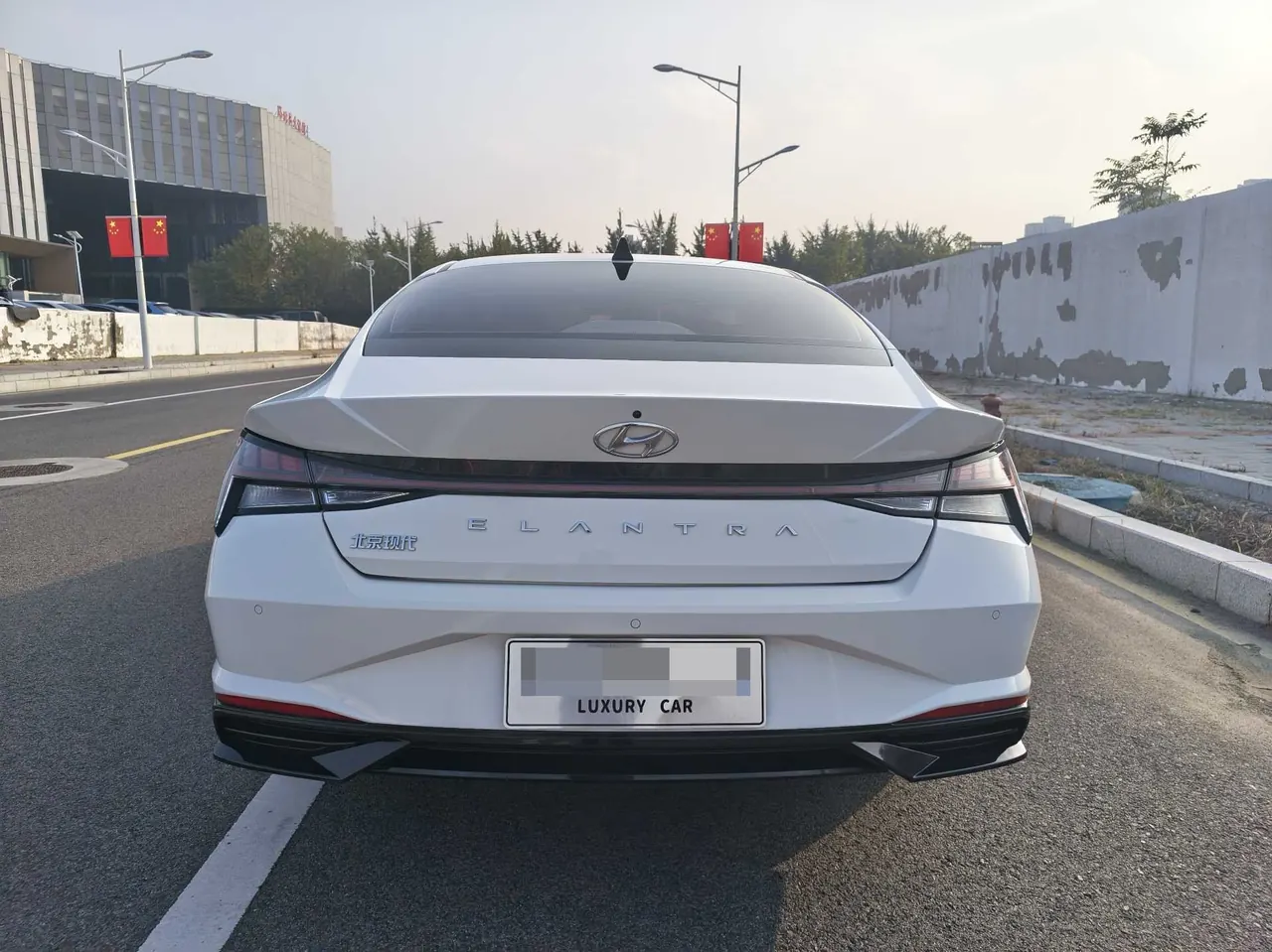Hyundai 2022 Elantra -3-compartment 1.5 stepless LUX premium automatic gear 5