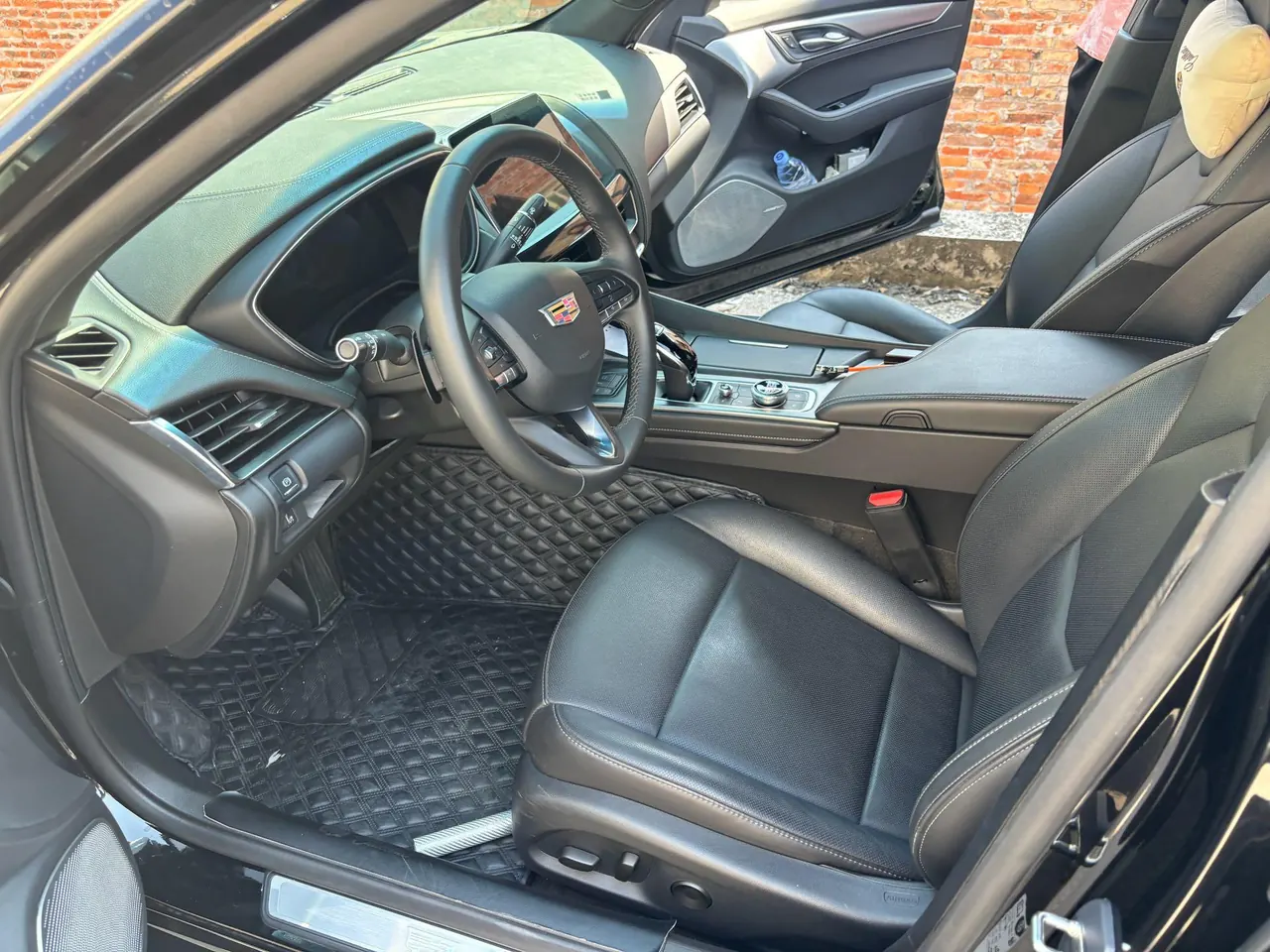 Cadillac 2023 CT5 2.0T 28T Luxury (Standard Edition) Automatic Gear 2