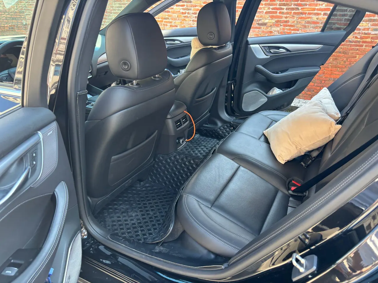 Cadillac 2023 CT5 2.0T 28T Luxury (Standard Edition) Automatic Gear 3