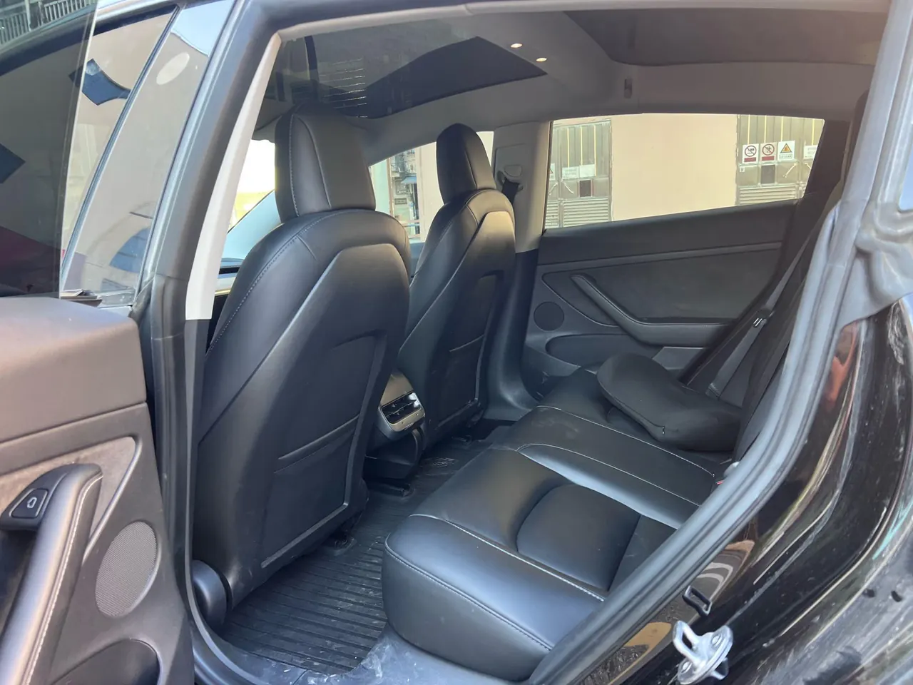 Tesla 2022 Model 3 rear-wheel drive version of automatic transmission 3