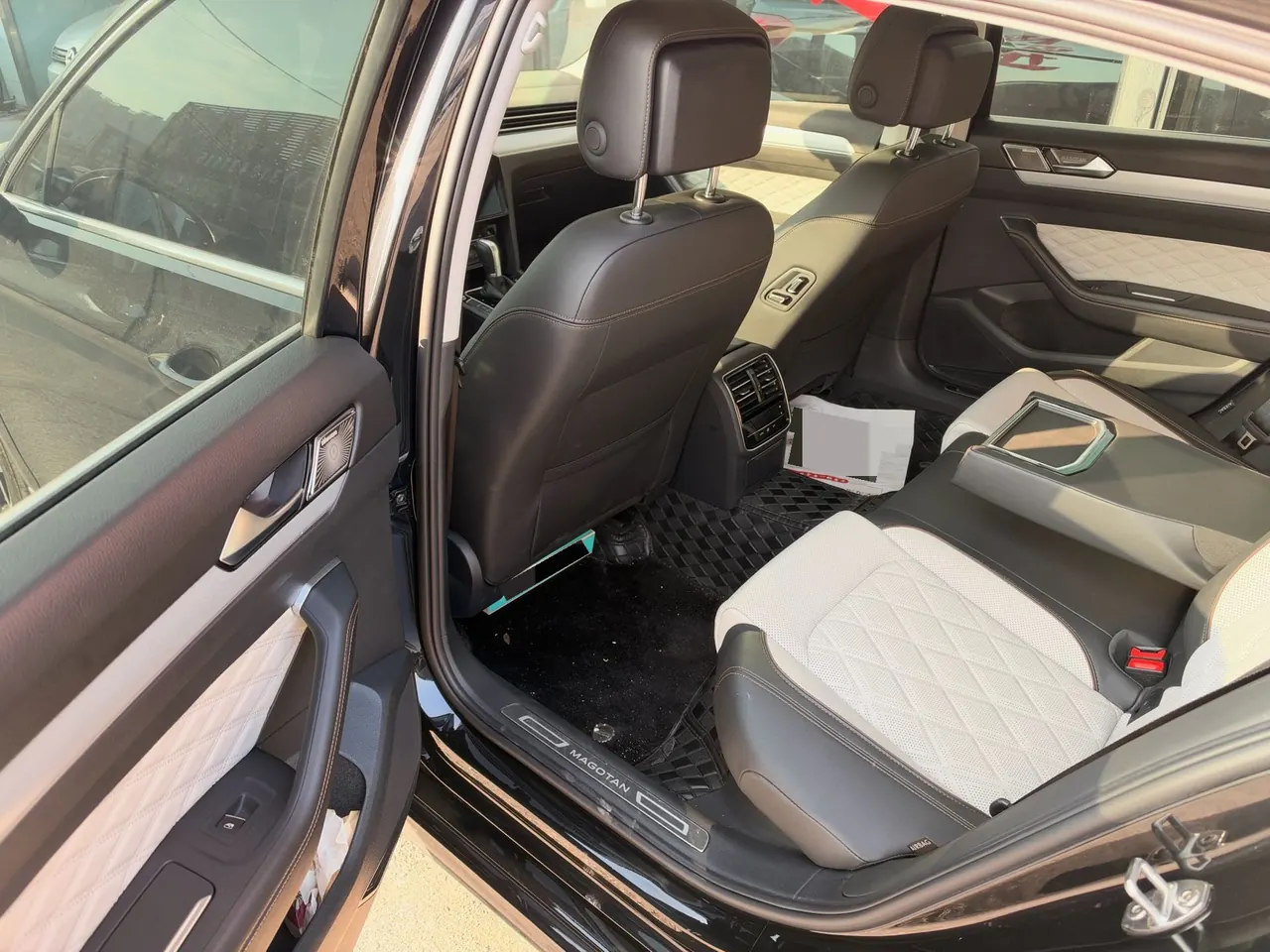 Volkswagen 2024 Magotan 2.0TSI 330TSI 2 million luxury automatic gear 4