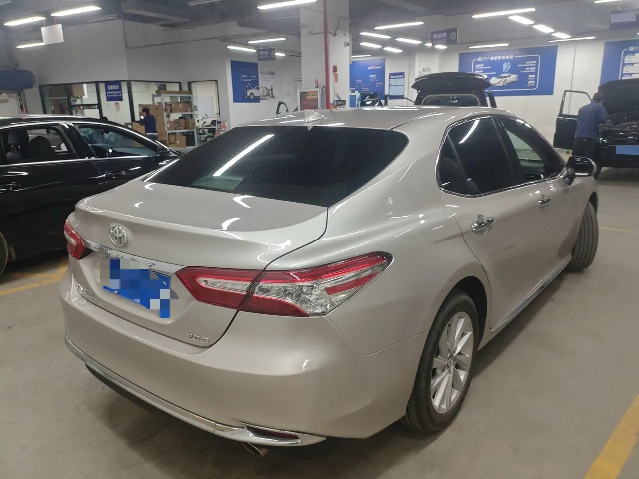 Toyota 2023 Camry 2.0G Stepless Deluxe Edition Automatic Gear 2