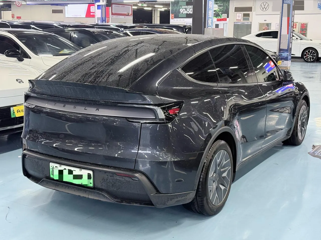 Tesla 2025 Model Y L Long Endurance All-Wheel Drive Automatic Transmission 3