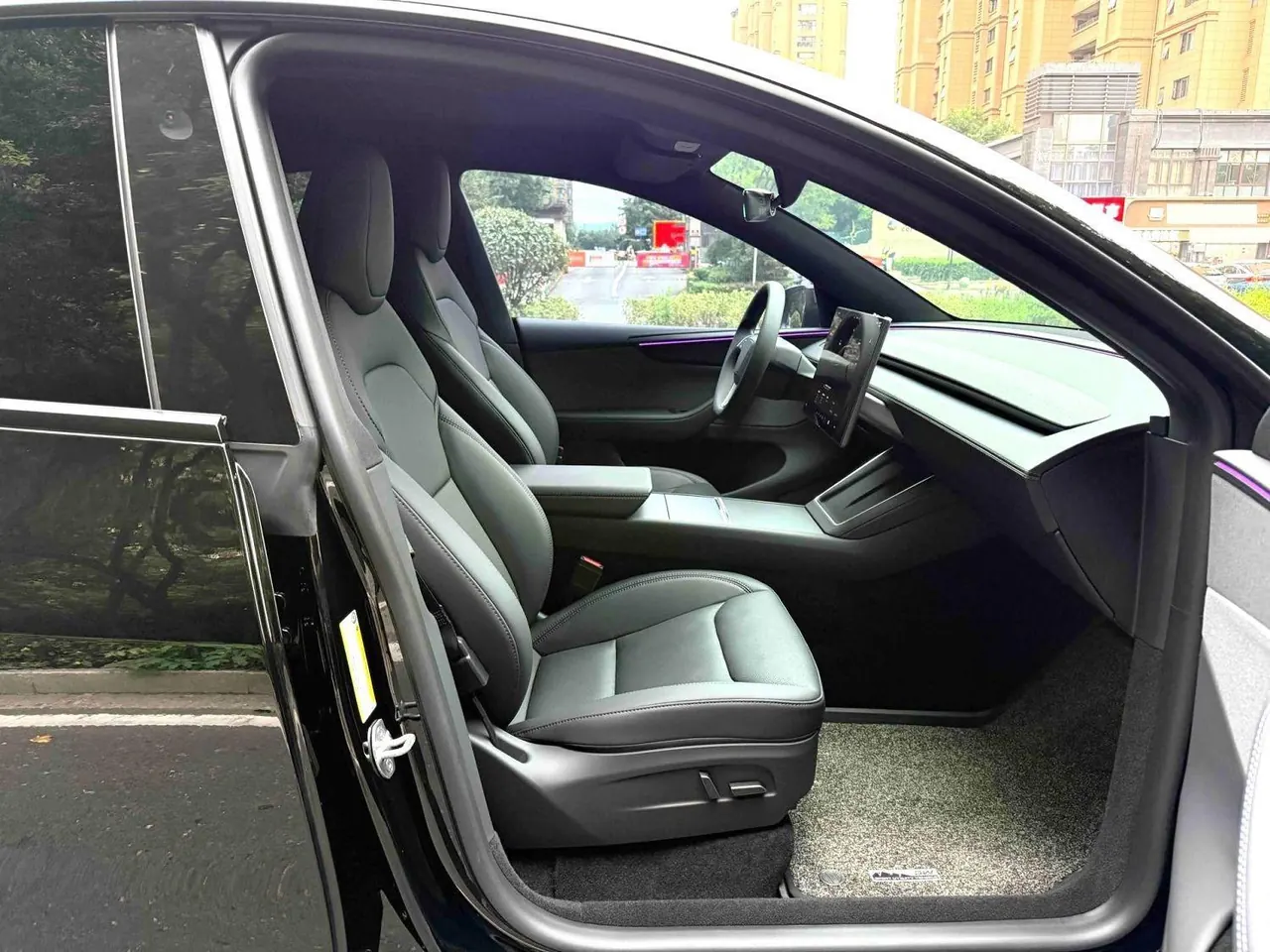Tesla 2026 Model Y Rear-Wheel-Drive Automatic 10
