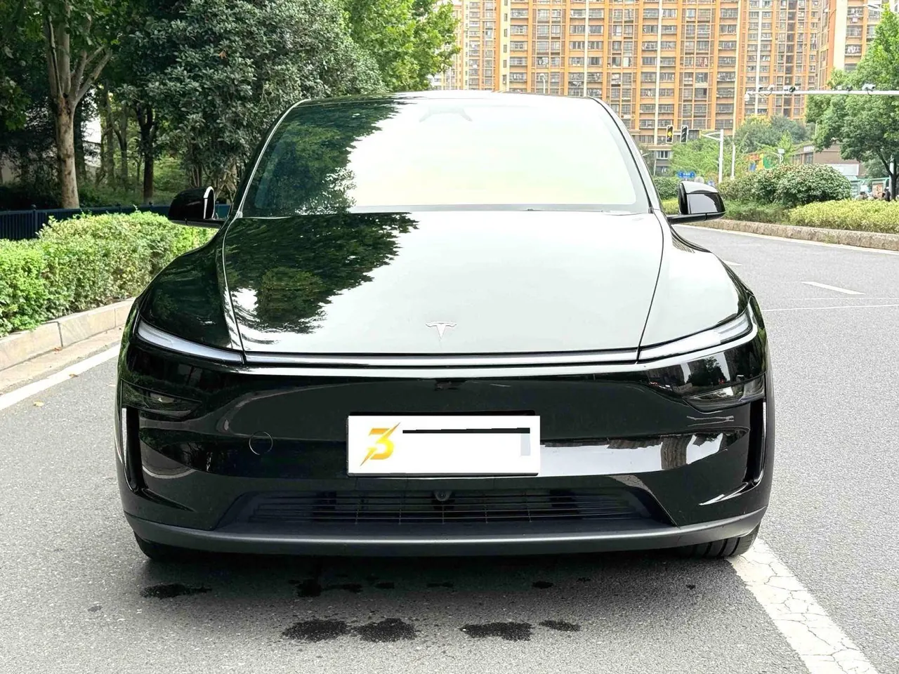 Tesla 2026 Model Y Rear-Wheel-Drive Automatic 2