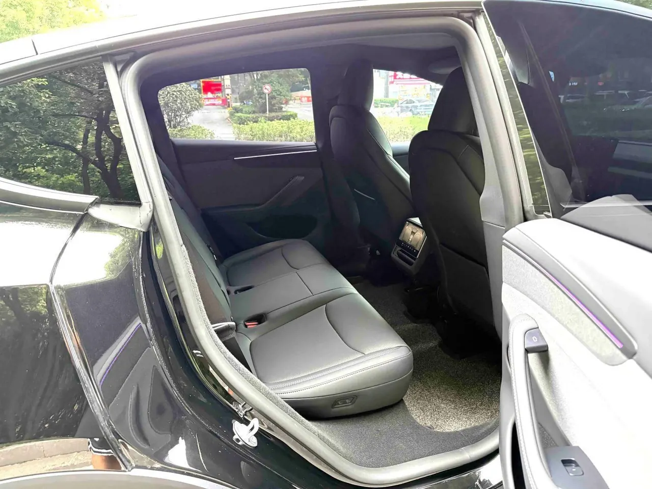 Tesla 2026 Model Y Rear-Wheel-Drive Automatic 9