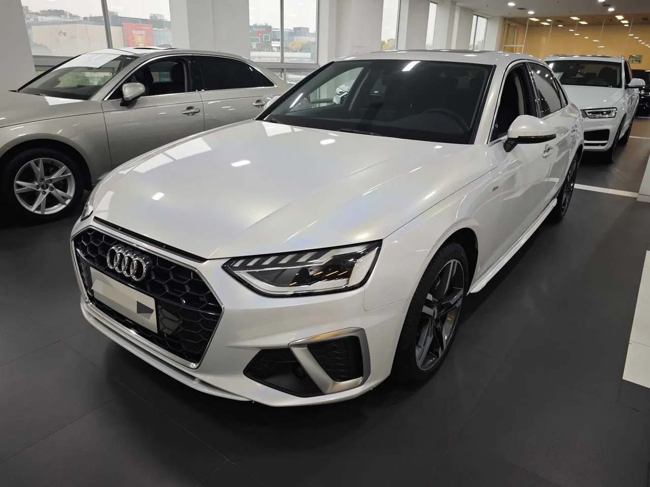 Audi 2020 A4L 2.0TFSI 40TFSI Deluxe Dynamic Automatic - View 1