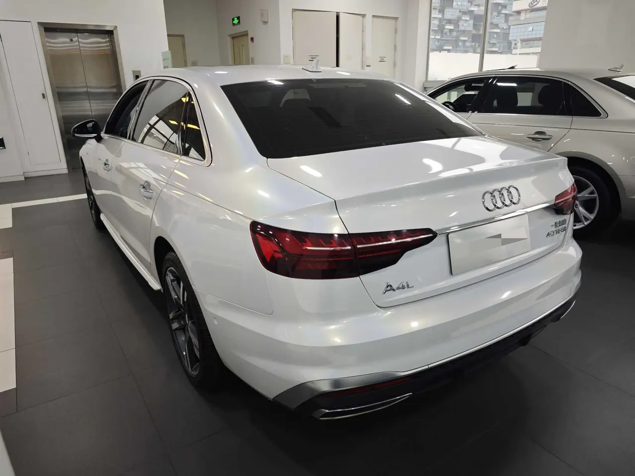 Audi 2020 A4L 2.0TFSI 40TFSI Deluxe Dynamic Automatic 3