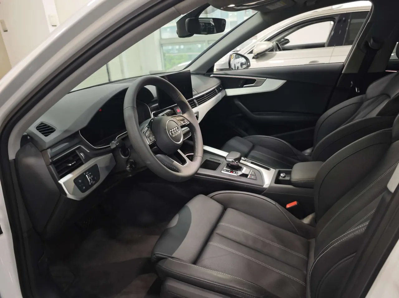 Audi 2020 A4L 2.0TFSI 40TFSI Deluxe Dynamic Automatic 4