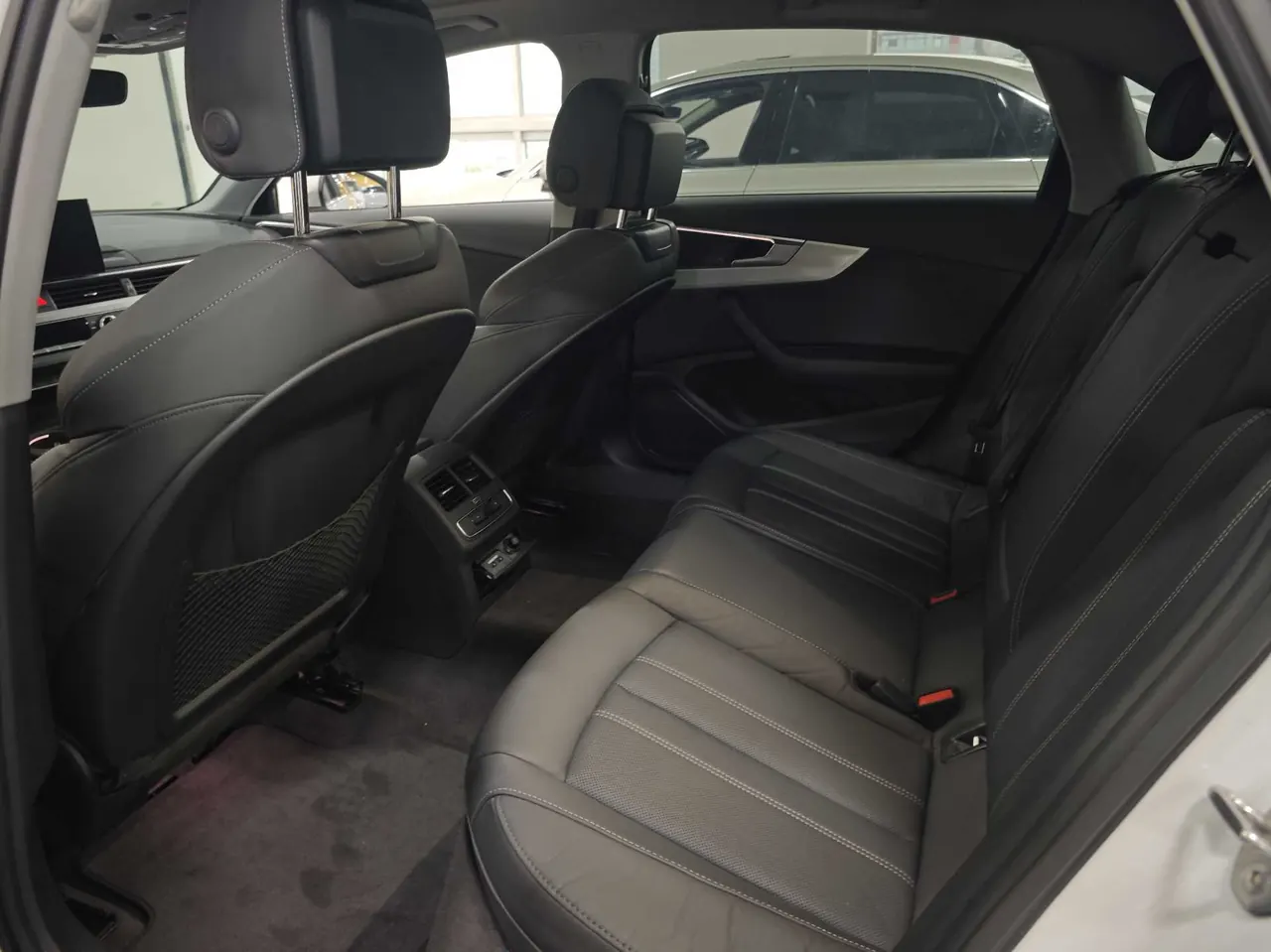Audi 2020 A4L 2.0TFSI 40TFSI Deluxe Dynamic Automatic 5