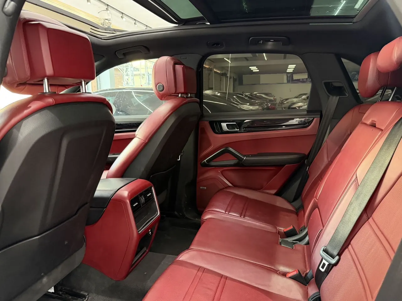 Porsche Cayenne New Energy (Imported) 2021 Cayenne Oil and Electric Hybrid 2.0T Automatic Gear 8