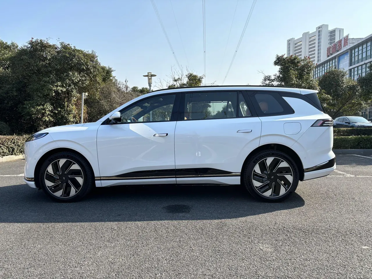 Yi Pai 2025 e π 008 210Ultra such as Yi Edition 5-seat automatic gear 6