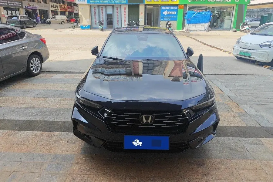 Honda 2025 11th Generation Accord 1.5T Stepless 260TURBO Deluxe Automatic Gear 3