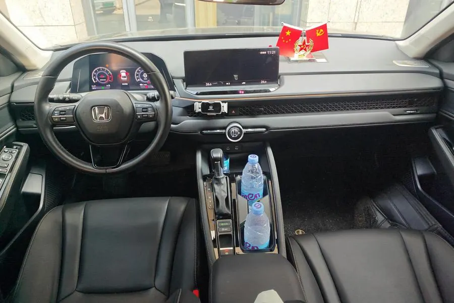Honda 2025 11th Generation Accord 1.5T Stepless 260TURBO Deluxe Automatic Gear 5