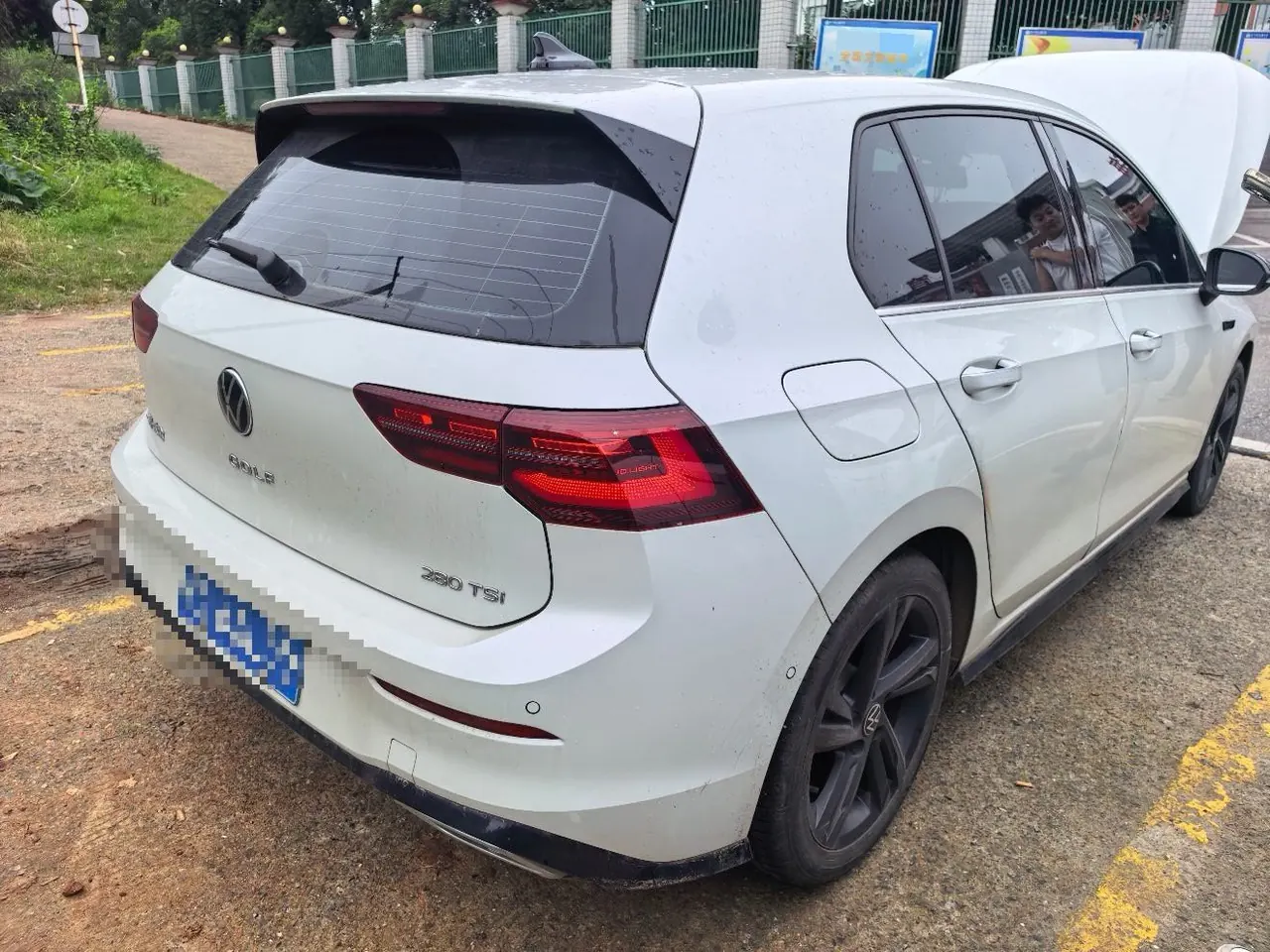 Volkswagen 2021 Golf 8 R-Line 1.4TSI 280TSI Automatic 5
